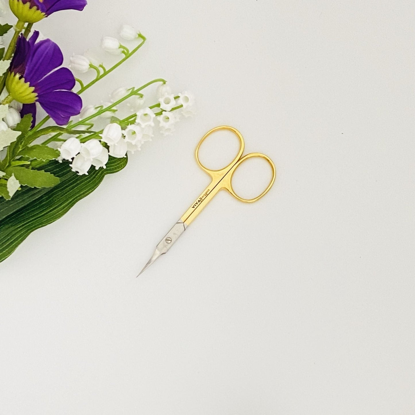 Cuticle Nail Scissors - 9.5cm Slightly Curved